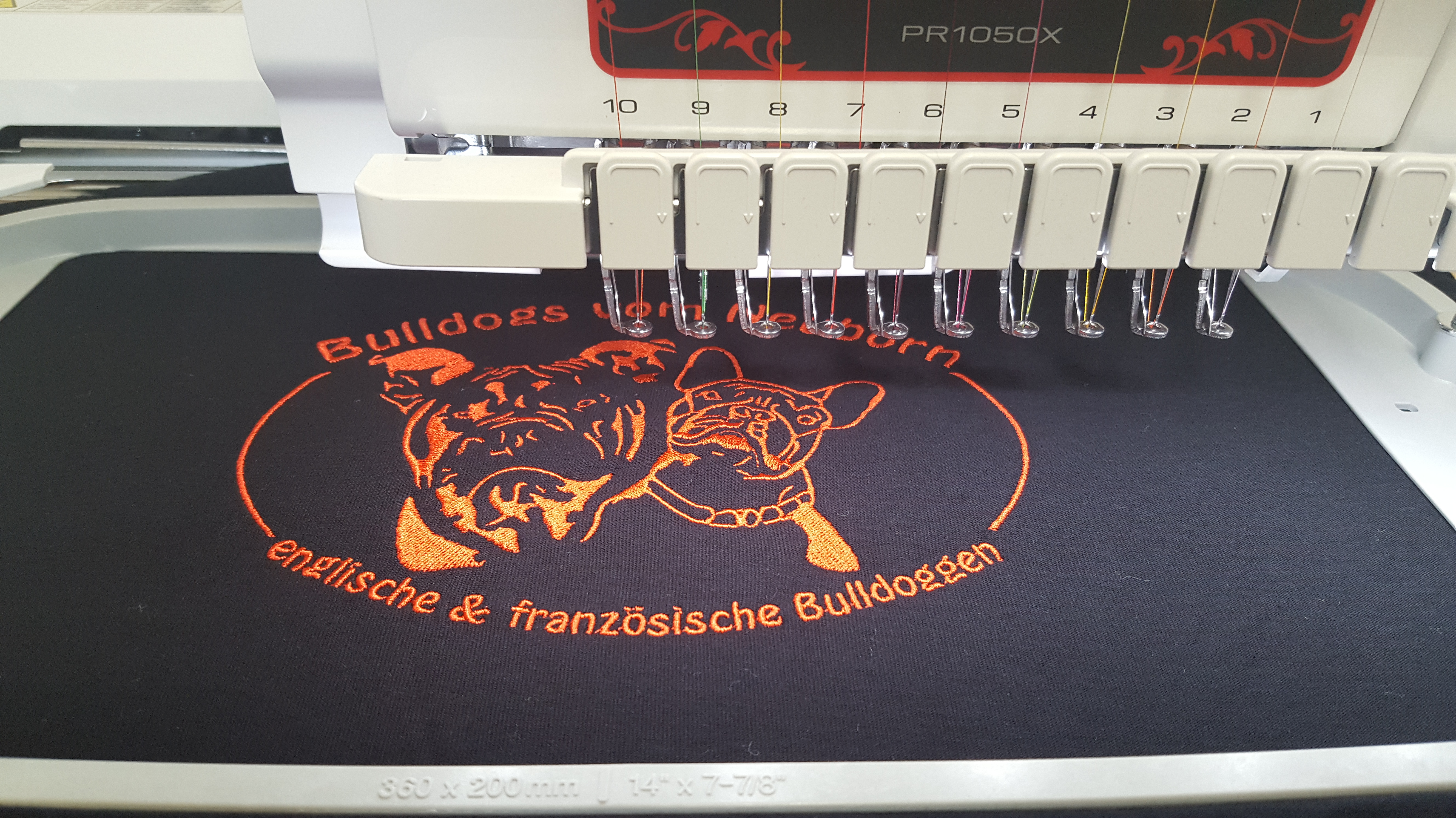 Stickwerkstatt: Maschine und Garne